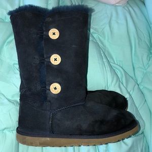 EUC navy blue UGGs